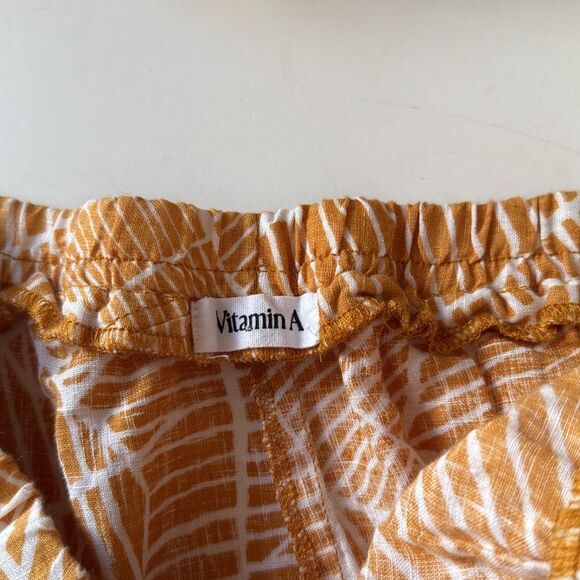 Vitamin A 100% Linen Palm Shorts Size Large - Picture 5 of 5
